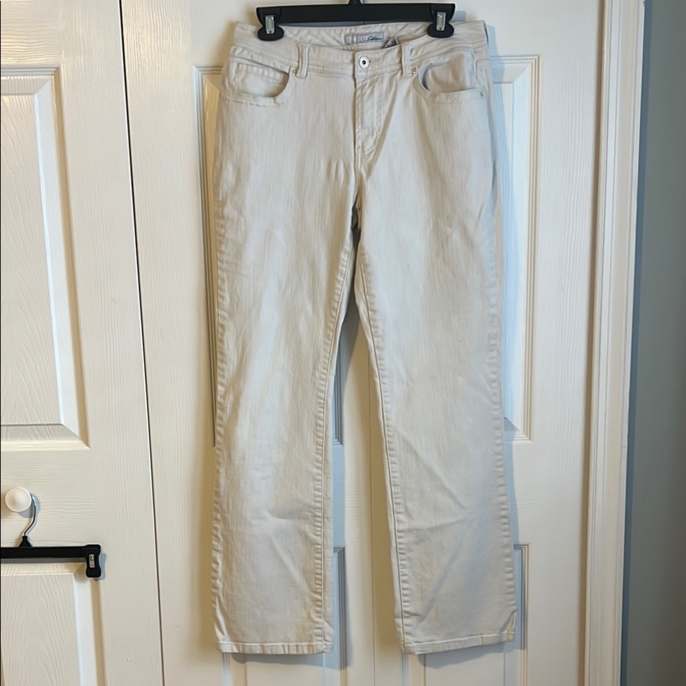 Chico’s Platinum Natural Charmed MR Bootcut Leg Stretch 5Pocket Jean Size 1/8-10